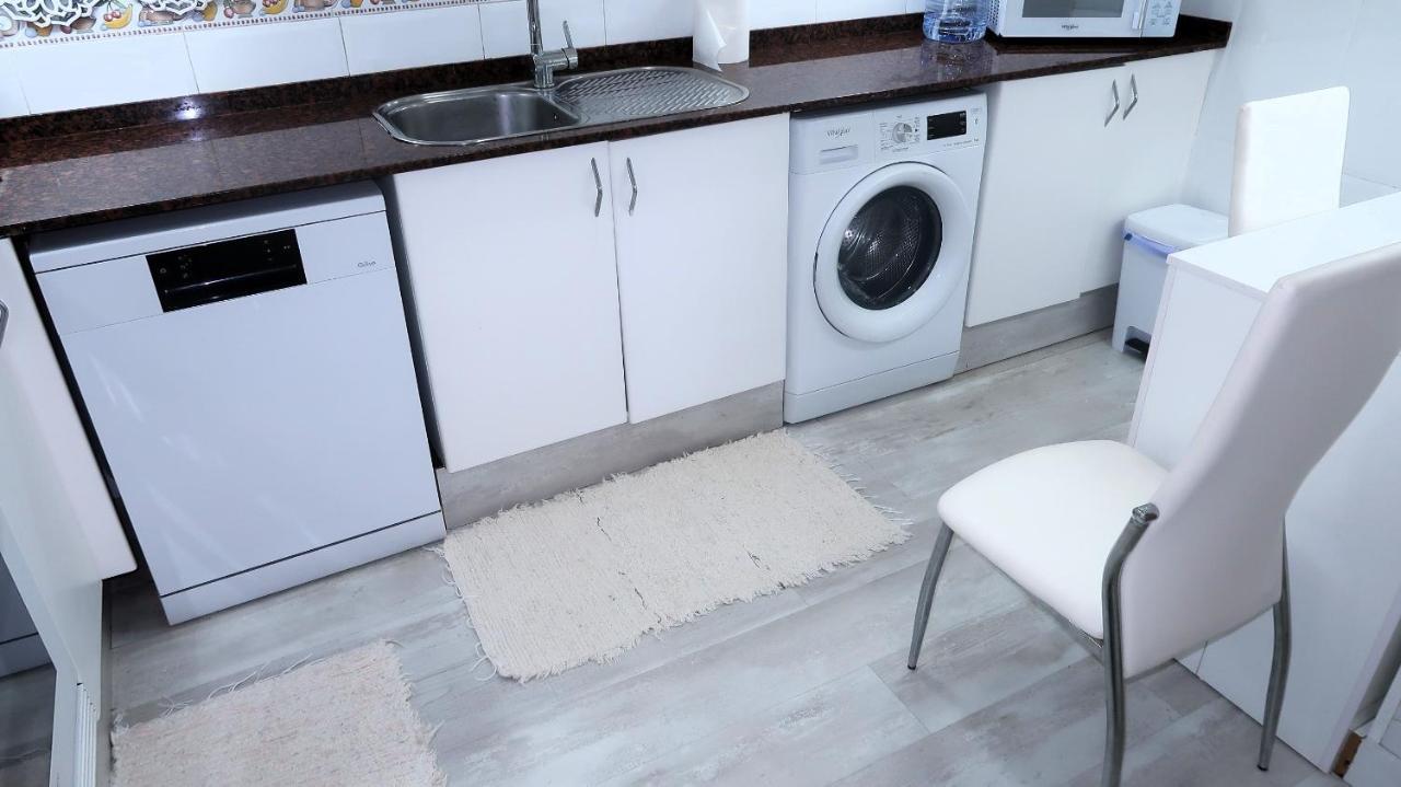 Entire Apartment , 2 Bedrooms Newly Remodeled Center Sitges Barcelona Exterior foto